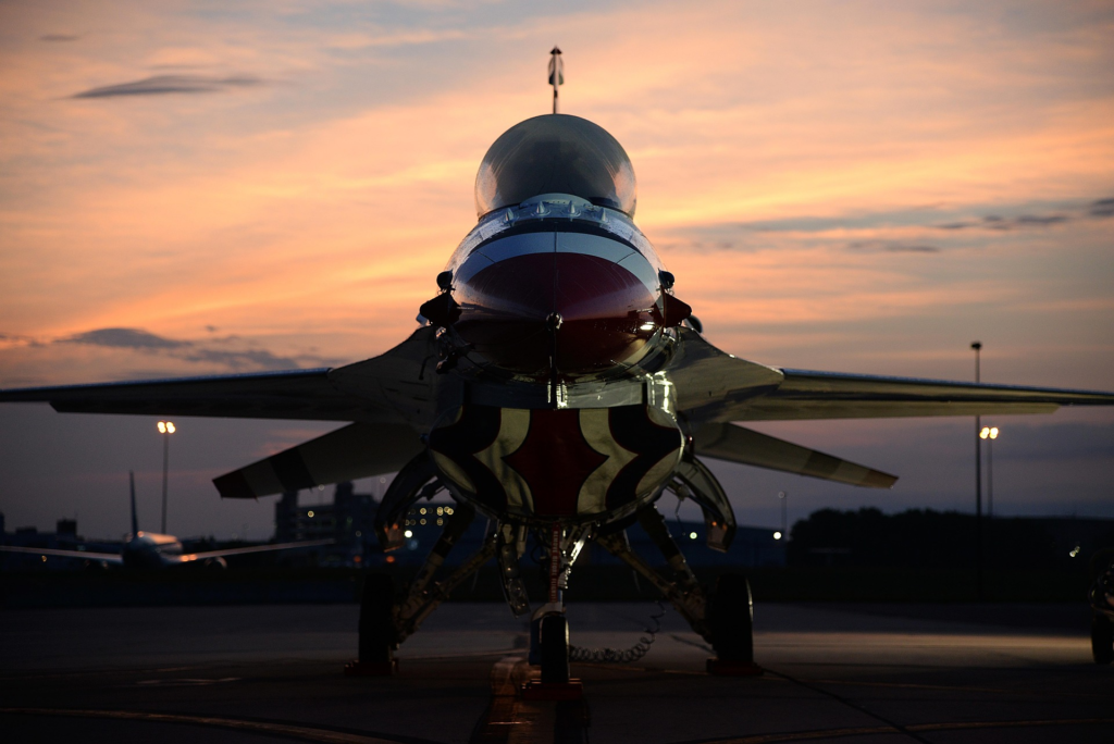F-16-thunderbird-